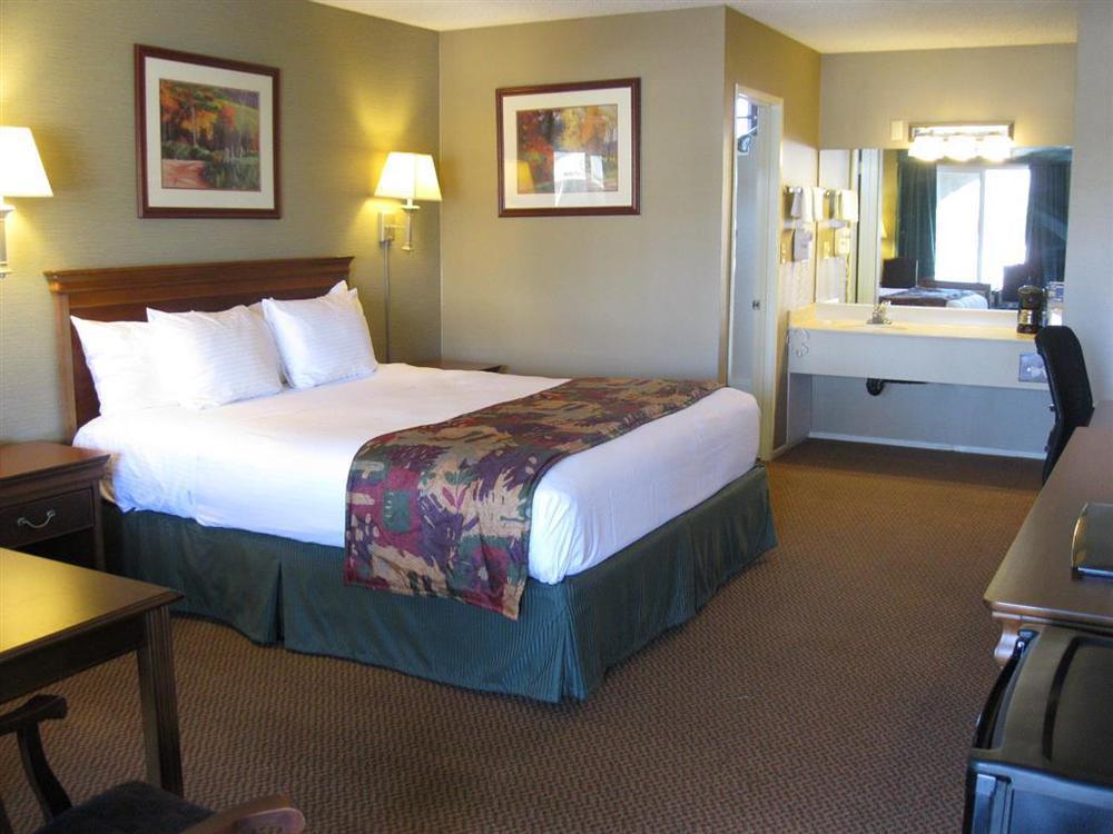 Best Western La Posada Motel Fillmore Room photo
